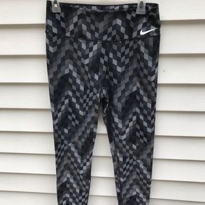 Geometric Nike Leggings Medium